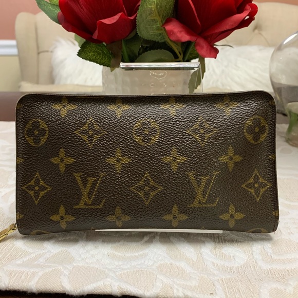 Louis Vuitton Handbags - Louis Vuitton Zippy Wallet